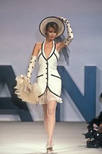 9_chanel-hc-ss-1990-10_html.thumb.JPEG.250d920b7e672d39c4b1e58b2b065701.JPEG