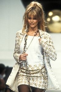 9_chanel-hc-ss-1994-10_html.thumb.JPEG.c0d56ec97817e1fdcb21d570508fb084.JPEG