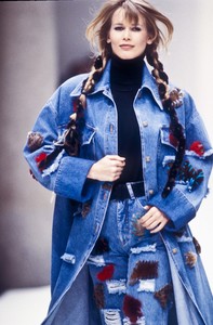 9_fendi-fw-1993-10_html.thumb.JPEG.c6fb7f0731f130050aeb78c7fb5492db.JPEG