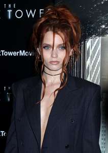 Abbey-Lee-Kershaw--The-Dark-Tower-Premiere-in-New-York--05.thumb.jpg.91bc118135130460e55dd70acf708dce.jpg