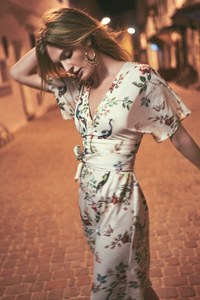Anthropologie-Fall-2017-Amber-Valetta-and-Constance-Jablonski-by-Nathan-Copan-4.thumb.jpg.a88290dc8dfe97ae56bc255740f8039d.jpg