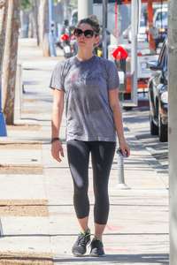 Ashley-Greene-at-Kreation-Organic-Juicery--05.jpg