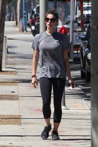 Ashley-Greene-at-Kreation-Organic-Juicery--07.jpg