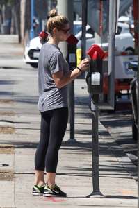 Ashley-Greene-at-Kreation-Organic-Juicery--21.jpg