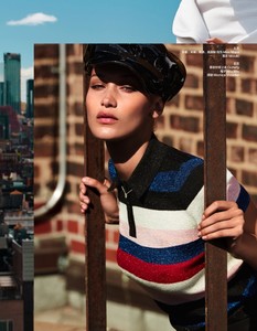 Bella-Hadid-Harpers-Bazaar-China-September-2017-Cover-Photoshoot02.thumb.jpg.78f614bdb878687fde0c2053b421c620.jpg