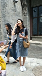 CANDIDS_DRESS_OVERALL_FANS_AUG17_LIU2.jpg