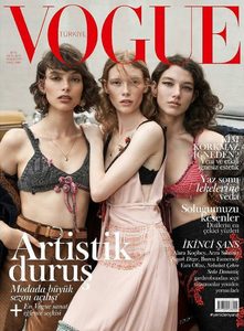 Charlee-Fraser-Julia-Hafstrom-Mckenna-Hellam-by-Benny-Horne-for-Vogue-Turkey-September-2017-Cover-760x1031.thumb.jpg.6314094c797e824cb8ea56dcd8813eb0.jpg
