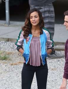 Dania-Ramirez-on-the-set-of-Once-Upon-a-Time--08.jpg