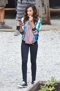 Dania-Ramirez-on-the-set-of-Once-Upon-a-Time--13.jpg