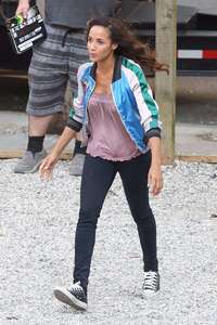 Dania-Ramirez-on-the-set-of-Once-Upon-a-Time--22.jpg