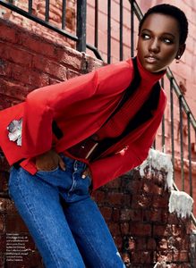 EC0917_WELLred-5A-750x1024.thumb.jpg.669f75de16462bc2ca4ba43b35e2ca3a.jpg