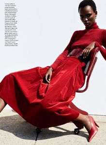 EC0917_WELLred-6B-749x1024.thumb.jpg.5aefd0f5a9b83e1235a63ced835827fa.jpg