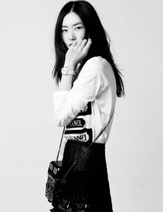 EVENTS_PROMO_CHANEL_J12_LIU22.jpg