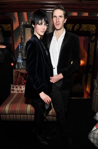 Edie_harvey_Weinstein_BAFTA_10feb13_fayscontrol.thumb.jpg.8720ce97eb9c85aa1b5c1a8e5157afed.jpg