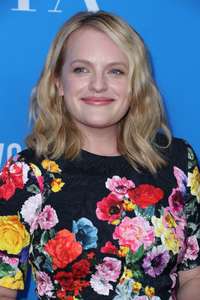 Elisabeth-Moss--Hollywood-Foreign-Press-Associations-Grants-Banquet--13.jpg