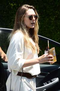 Elizabeth-Olsen--Attends-InStyles-Day-of-Indulgence-Party--07.jpg