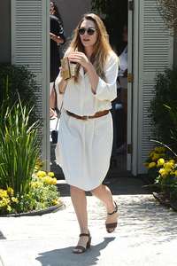 Elizabeth-Olsen--Attends-InStyles-Day-of-Indulgence-Party--08.jpg