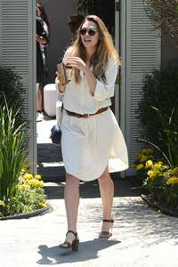 Elizabeth-Olsen--Attends-InStyles-Day-of-Indulgence-Party--09.jpg