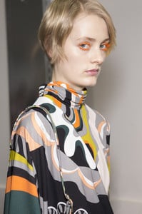 Emilio_Pucci_Fall_2017_Backstage_G1JqL9XDFrsx.jpg