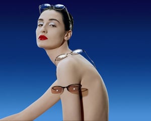 Erin_Mondino_Jean_Paul_Gaultier_Fall_Winter_00_01_01.thumb.jpg.05b0a01fd7852ad3c8a0002e8ff87af0.jpg