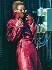 Fashion-Canada-September-2017-2-751x1024.thumb.jpg.9f4bdc8d06e52f8190347c65425971d1.jpg