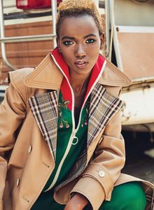 Fashion-Canada-September-2017-5-751x1024.thumb.jpg.01ba2adb78321ccea2153d3266160809.jpg