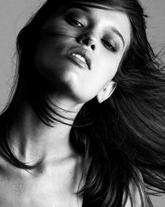 Fernanda-Beuker-por-Bruna-Castanheira-42.jpg