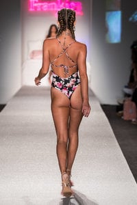 Frankies-Bikinis-Miami-Swim-Week-_43I0360.thumb.jpg.3585225e71a6de474a6e5fc68ad1a81e.jpg