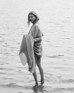 Glamour-Paris-August-2017-Vera-Van-Erp-by-Frida-Marklund-5.thumb.jpg.a925c2db4acd02ad81f67dc84986a49c.jpg