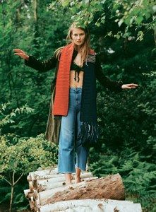 Glamour-UK-September-2017-Florence-Kosky-by-Luca-Campri-10.thumb.jpg.a2844f7735ec38ce54b4fa3dd8c5edf1.jpg