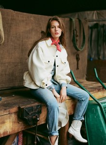 Glamour-UK-September-2017-Florence-Kosky-by-Luca-Campri-9.thumb.jpg.54a3fb36541151612c2411d3f9c3ad22.jpg