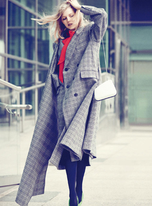Harper_s_Bazaar_UK__September_2017-74.thumb.jpg.f7c62d55391ccf1fbc6197ad628c61a4.jpg