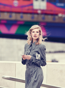 Harper_s_Bazaar_UK__September_2017-78.thumb.jpg.3db09eaba2fb81e4850a99a792811df4.jpg