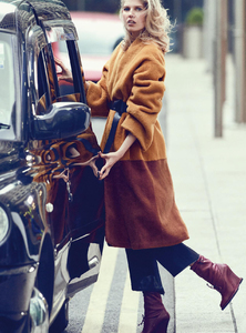 Harper_s_Bazaar_UK__September_2017-81.thumb.jpg.58f225aca3f06236f1bfc68e4356ab9b.jpg