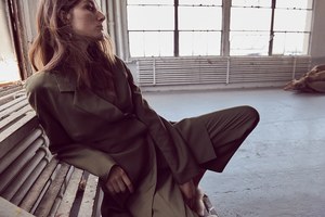 Harpers-Bazaar-Germany-September-2017-Josephine-Le-Tutour-Regan-Cameron-1-2.thumb.jpg.e2f9d88383291a652c5e34cbcb6f1eb7.jpg