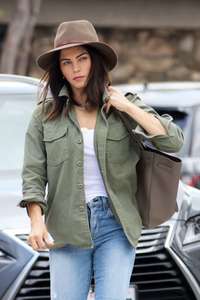 Jenna-Dewan-Tatum--Out-and-about-in-Sherman-Oaks--11.jpg