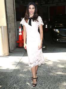 Jenna-Dewan-Tatum-at-Live-with-Kelly-and-Ryan--14.jpg