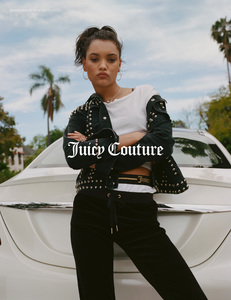 Juicy-Couture-fall-2017-ad-campaign-the-impression-04.thumb.jpg.c6b1ffd1b206e9fba3aae3cdf803de33.jpg