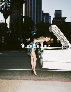 Juicy-Couture-fall-2017-ad-campaign-the-impression-12.thumb.jpg.fa04697ea45cad29c7727f8cf41179de.jpg