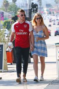 Kate-Mara-and-Jamie-Bell-out-in-Los-Angeles--02.jpg