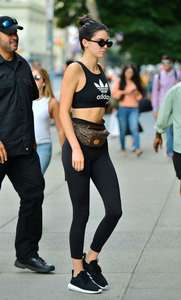 Kendall-Jenner--Head-to-the-Boxing-Gym--03.thumb.jpg.4773baa3a44691230586a158c3d7afc2.jpg