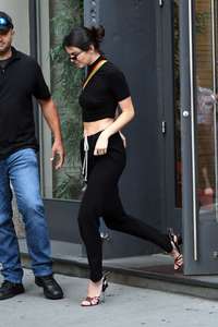 Kendall-Jenner--Leaving-an-residential-building-with-her-boyfriend--07.jpg