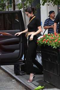 Kendall-Jenner--Leaving-an-residential-building-with-her-boyfriend--11.jpg