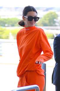 Kendall-Jenner-at-JFK-Airport--11.jpg