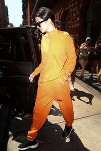 Kendall-Jenner-in-Orange-Leaving-her-hotel--03.jpg