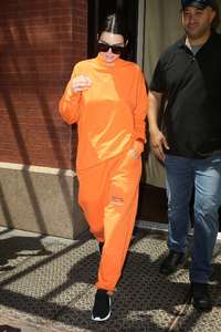 Kendall-Jenner-in-Orange-Leaving-her-hotel--04.jpg