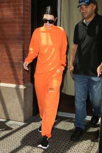 Kendall-Jenner-in-Orange-Leaving-her-hotel--08.jpg