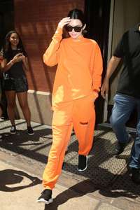 Kendall-Jenner-in-Orange-Leaving-her-hotel--09.jpg