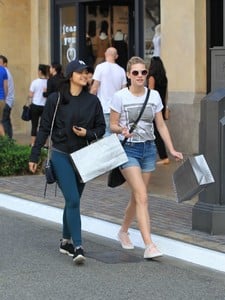 Lili-Reinhart-and-Camila-Mendes--Shopping-at-The-Grove--08.thumb.jpg.d7b2a3b1856d792f6c029ec6de4ed867.jpg