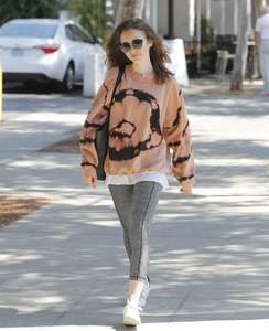 Lily-Collins-in-Tights-after-the-workout--12.jpg